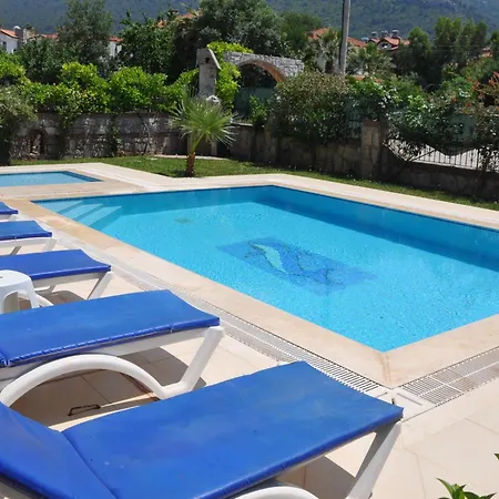 Mountains 빌라 페티예